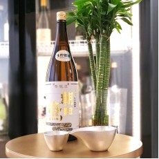 朝日鷹低溫貯藏特別本釀造1800ml