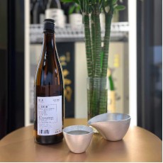 鍋島 特別本釀造 720ml (Pink Label)